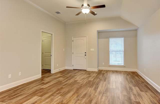 1304 Saratoga Drive Gallery 3