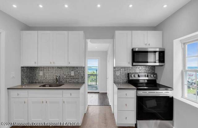 22 Navesink Avenue - 22 Navesink Avenue, Highlands, NJ 07732