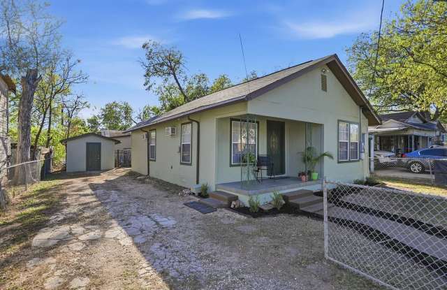 Beautiful 3 Bed 2 Bath Home with Gated Yard, Trailer Parking + Storage Shed | $1,349 Gallery 3