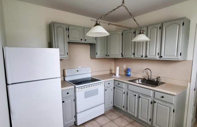 611 W YORK ST photos photos