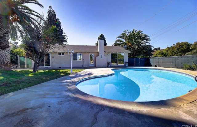 5563 Shoreview Gallery 3