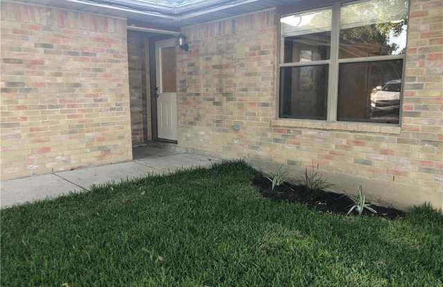 2744 N Heynis Gallery 3