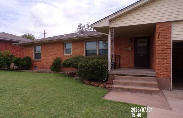 Freshly painted interiors!!! - 3804 Northwest Bell Avenue, Lawton, OK 73505