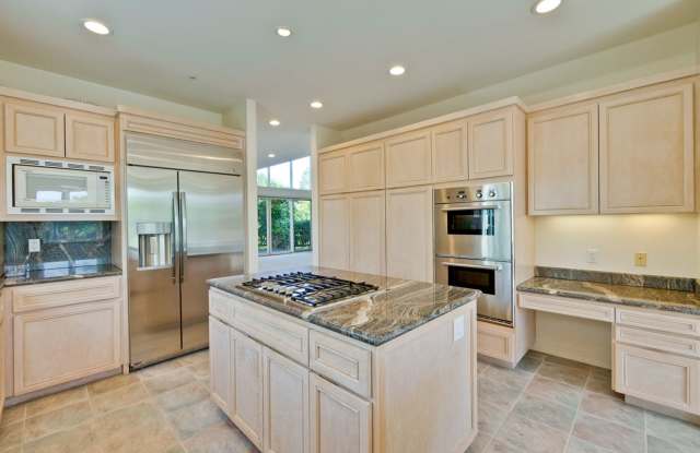 Large 3,767 sqft home on a 10,000 sqft lot- 2 bed located on 1st floor w/ separate entrance - Top Cupertino Schools - 10133 Hillcrest Road, Cupertino, CA 95014