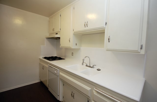 Sherman Oaks Riviera - 14620 Dickens Street, Los Angeles, CA 91403
