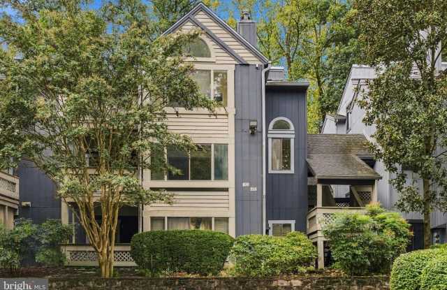 898 WINDBROOKE Drive Gallery 2