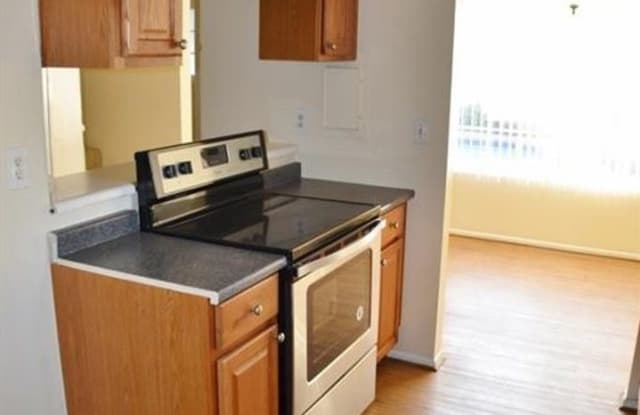 4401 Green Avenue #3 Gallery 3