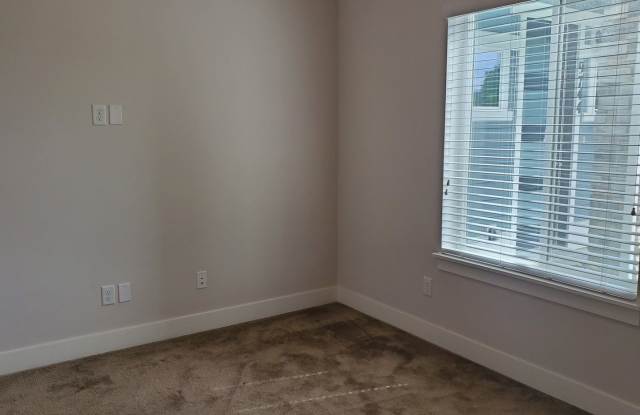 1767 West Ikaros Lane Gallery 3