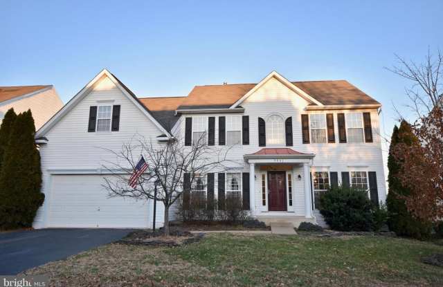 9841 SOLITARY PL - 9841 Solitary Place, Linton Hall, VA 20136