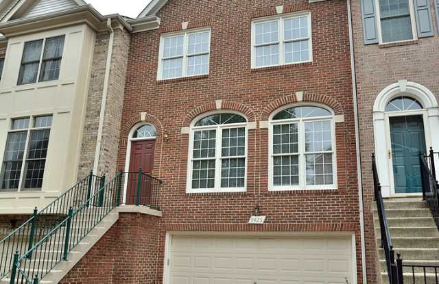 Super Convenient & Spacious 2 Car Garage TH! photos photos Super Convenient & Spacious 2 Car Garage TH! photos photos