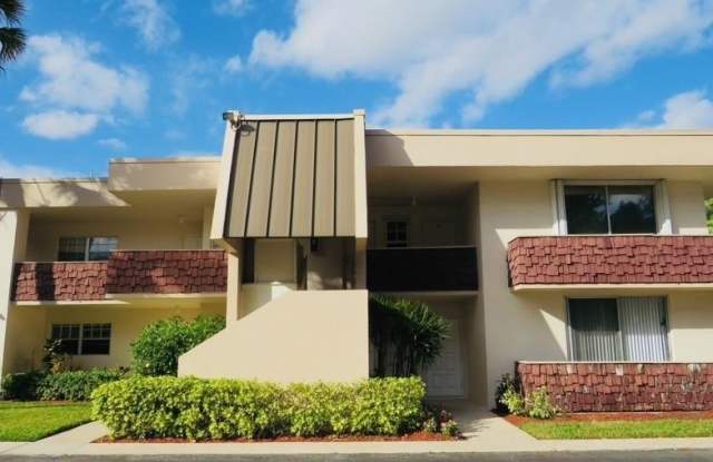 2601 S Palm Aire Dr photos photos