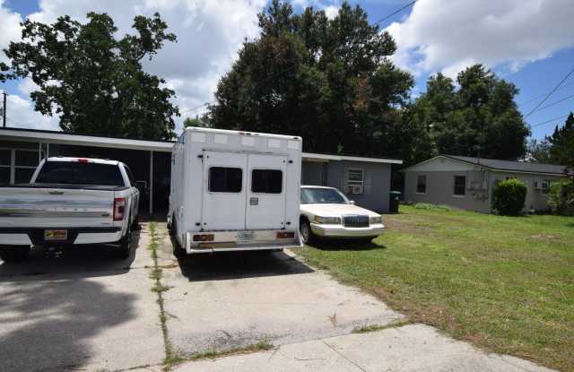 2 Bedroom 1Bath Duplex For Rent at 104 W Lancaster Road Orlando, FL 32824 photos photos