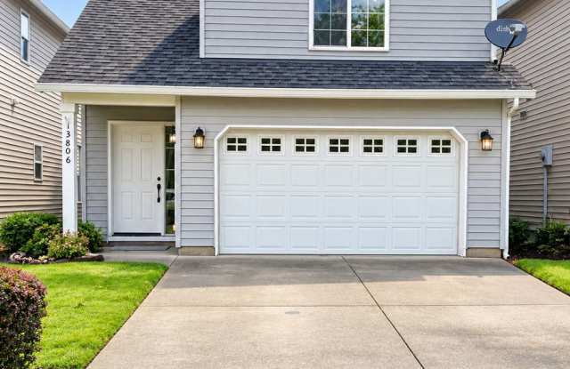 Bright & Spacious East Vancouver Home | 3 Bed, 2.5 Bath, 2-Car Garage | Move-in Special! Gallery 1