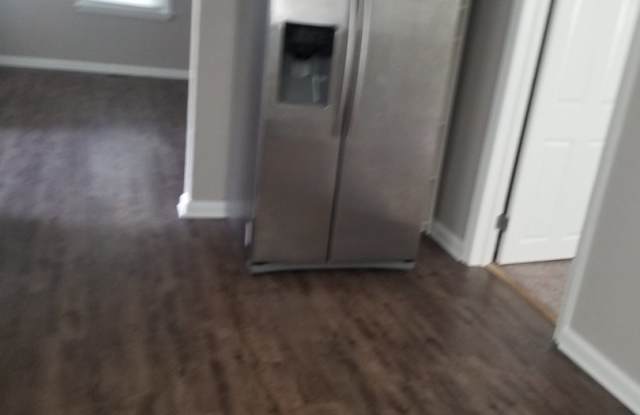 709 Lanier Cresent Nice 3 bedroom 1/2 bath newly renovated Gallery 3