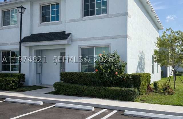 1081 NW 5th St photos photos 1081 NW 5th St photos photos