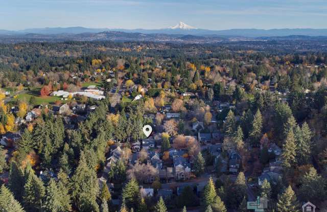 Fully Furnished Lake Oswego Gem!!!! Gallery 3