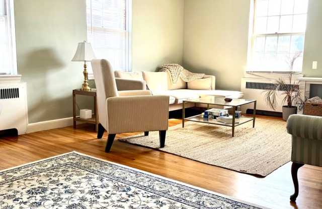 NO BROKER FEE | Sunny 2 Bed Brownstone with In-Unit Laundry | Brookline Gallery 4