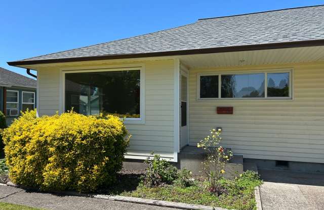 Beautifully Renovated Duplex for Rent – Longview photos photos