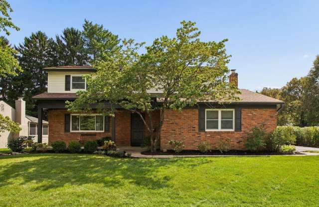 1701 Moreland Drive Gallery 1