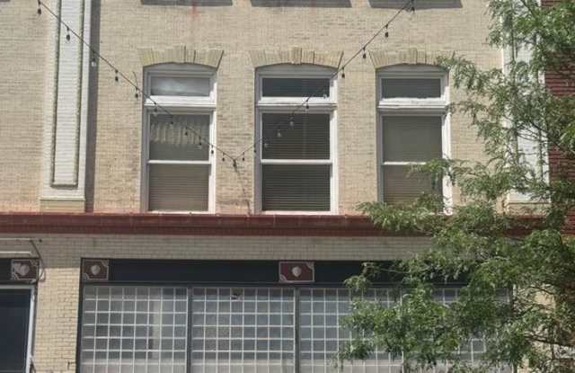 Studio-loft style downtown apartment! 1 Bedroom, 1 1/2 baths, 313 Park Central, Unit 203 in Springfield MO. photos photos