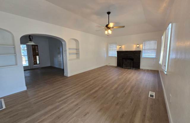 2 Br 1 Ba ready now photos photos
