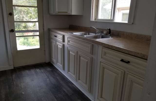 914 Richie Ave - 1 photos photos