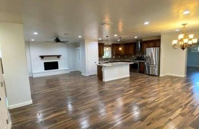 1011 W Northern Gallery 2