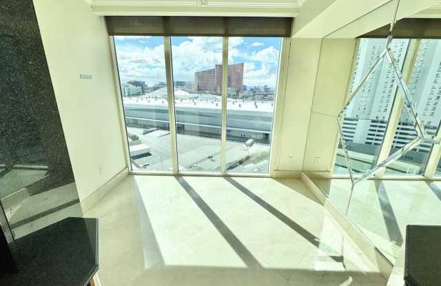 HIGHRISE CONDO ON THE 12TH FLOOR OF THE FABULOUS TURNBERRY PLACE WITH LAS VEGAS STRIP VIEWS! photos photos