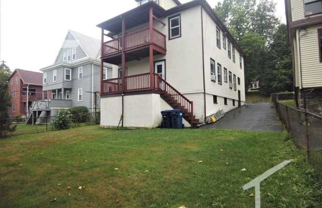 Charming 4 Bedroom Gallery 3
