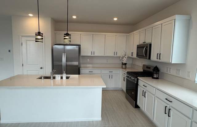 Brand new Southwest 3 bedrooms 2.5 bathrooms photos photos