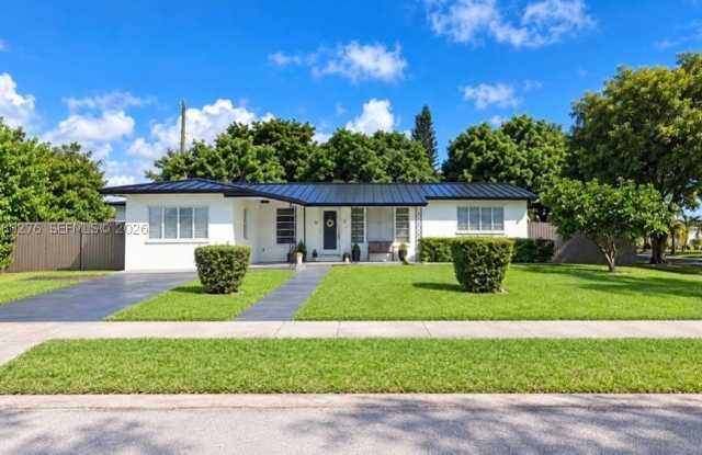10305 SW 149th Ter Gallery 1