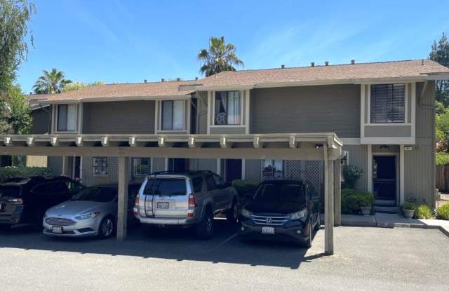 Martinez Beautiful 2 bedroom 1.5 bath unit in desirable Eastgate complex! photos photos