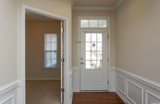 805 Burnaby Court Gallery 4