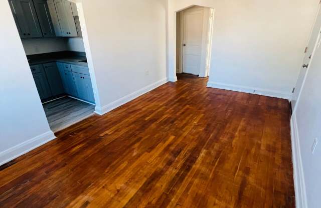 Arlington Neighborhood RENOVATED 2 BEDROOM TOWNHOME photos photos