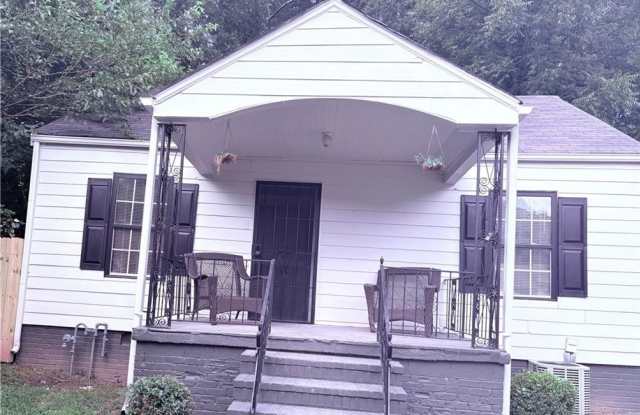 1521 Mims Street SW photos photos