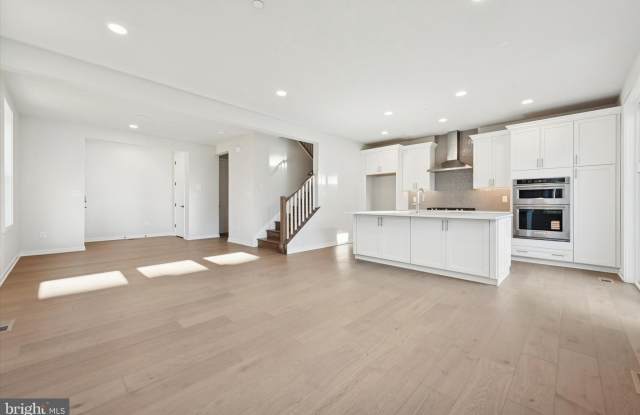 64 ALROY Road unit: 151 photos photos