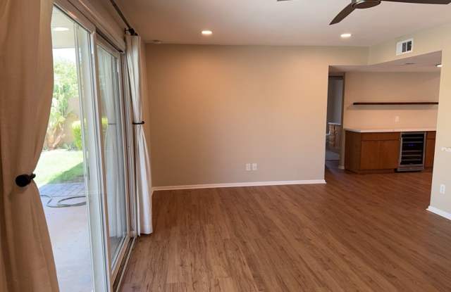 SCOTTSDALE 3 BEDROOM HOME WITH POOL ON CULDESAC LOT***CLOSE TO OLD TOWN Gallery 3