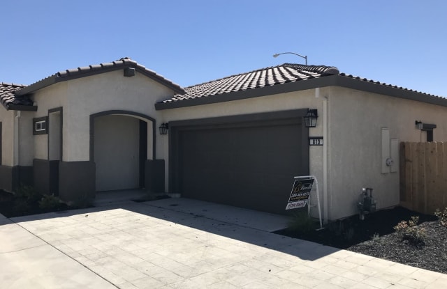 813 Grace Ave. - 813 Grace Dr, Los Banos, CA 93635
