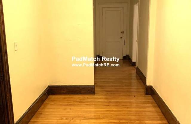 14 Centre St. Gallery 4