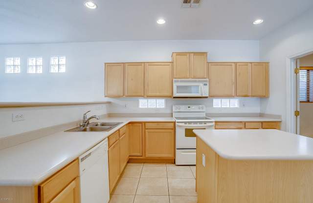 2051 W Ironwood Dr Gallery 4