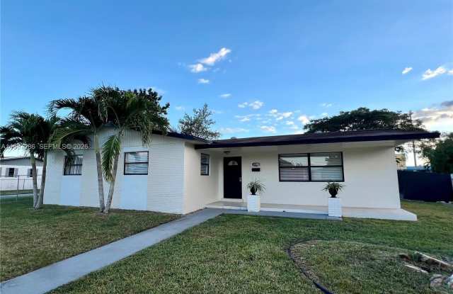 11950 SW 199th St photos photos