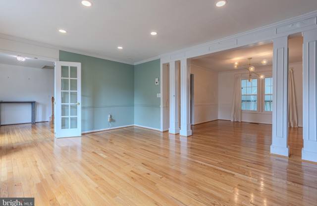 3929 SUNFLOWER Circle Gallery 3
