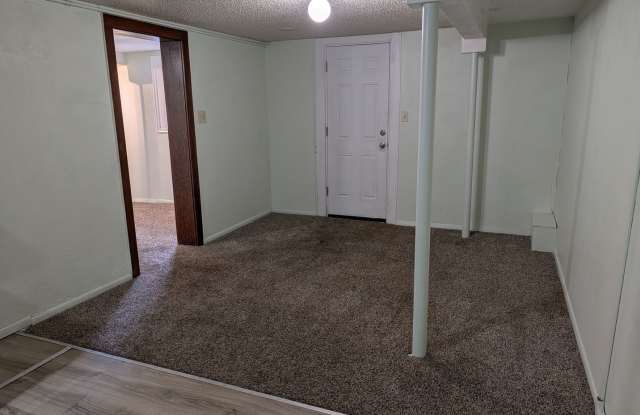 Colorado Ave 2209 W. Gallery 3