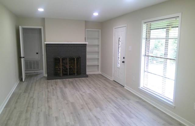 JUST REDUCED!!! PLUS****MOVE IN SPECIAL***1st MONTHS RENT IS FREE!!**** Gallery 3