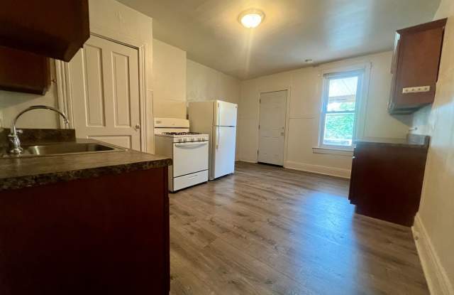 Large 3 BR in South Oakland! Covered Balcony! Close to Campus! photos photos