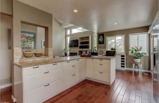 7483 La Quinta Ln Gallery 2