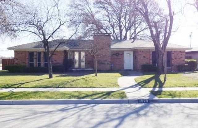 1028 Ridgefield Drive - 1028 Ridgefield Drive, Plano, TX 75075