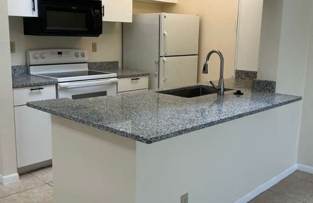 2/2 CONDO IN THE DESIRABLE RIVERFRONT GATED COMMUNITY OF ANCHORAGE COVE. Gallery 3