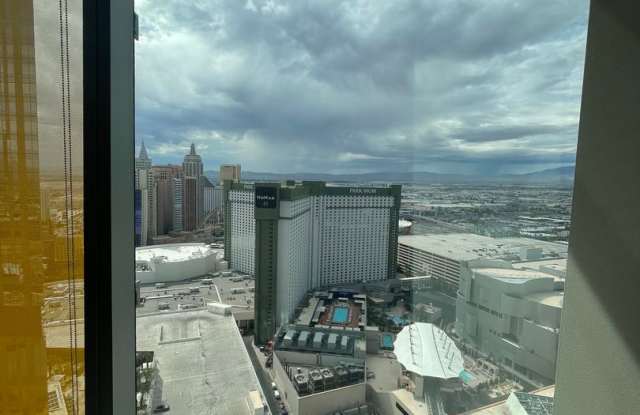 Las Vegas Strip Living - Veer Tower photos photos