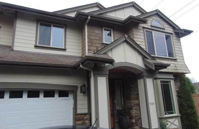 4+ Bedroom/2.5 Bath Luxury Kirkland Home. Spacious Home, Rose Hill Area! A Must See! photos photos